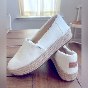 Toms White Canvas Espadrille Slip-Ons; 
Size 9.5 Brand NEW!  Never worn